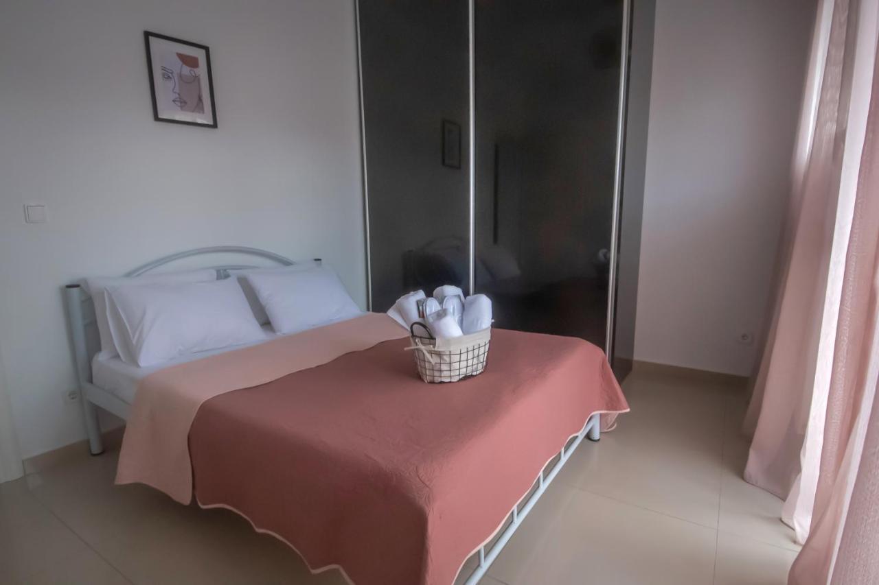 Atalandi Luxury Apartment Néa Péramos Esterno foto