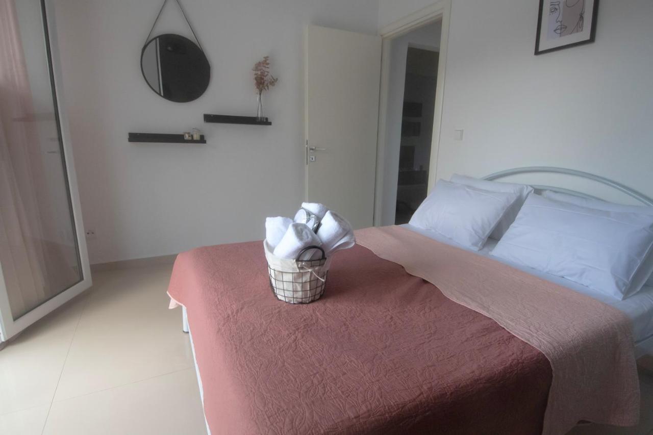 Atalandi Luxury Apartment Néa Péramos Esterno foto